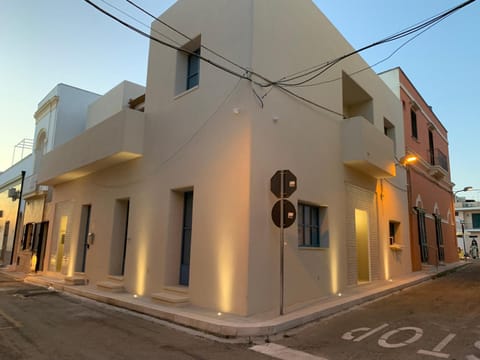 Property building, Facade/entrance