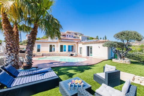 Facade/entrance, Garden, Swimming pool, Swimming pool
