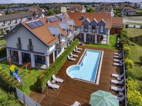 Day, Bird's eye view, Garden, Garden view, Pool view, Swimming pool, sunbed