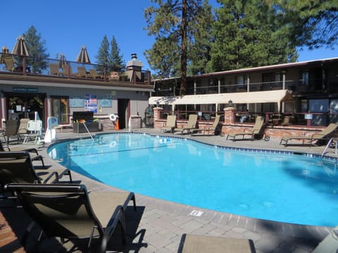 Swimming pool, Swimming pool