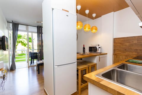 Kitchen or kitchenette, Living room