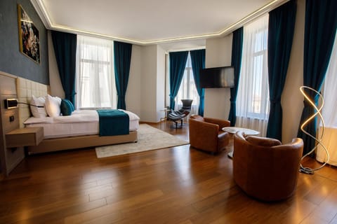 Seating area, Bedroom