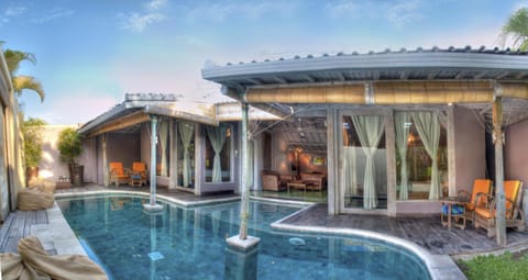 Property building, Patio, Day, Natural landscape, Bird's eye view, Pool view, Swimming pool, Swimming pool, sunbed