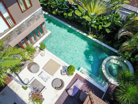 Property building, Patio, Facade/entrance, Bird's eye view, Swimming pool