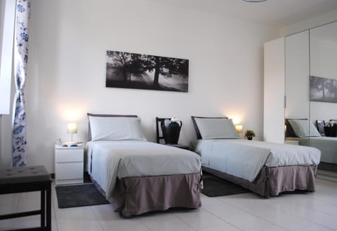 Photo of the whole room, Decorative detail, Seating area, Bedroom