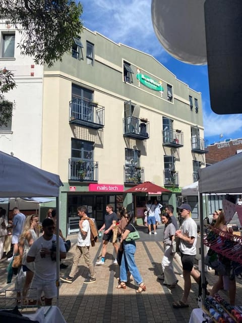 Property building, Restaurant/places to eat