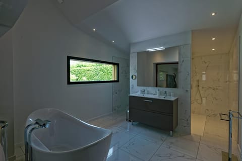 Bathroom, Pool view
