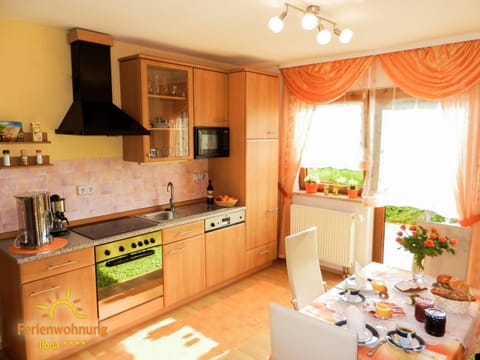 Kitchen or kitchenette, Photo of the whole room