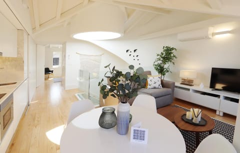 Communal lounge/ TV room, Living room, Seating area