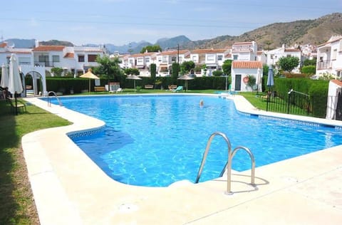 Mountain view, Swimming pool, Swimming pool, sunbed