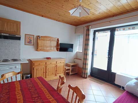 Proche des pistes ! Appartement 6 pers avec parking, animaux acceptés - FR-1-445-58 Apartment in Montgenèvre