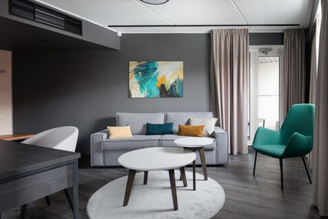Balcony/Terrace, Living room