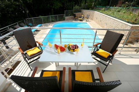 Balcony/Terrace, Pool view, Swimming pool