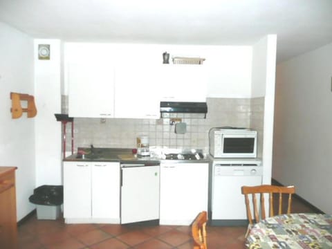 Appartement idéalement situé proche des pistes, animaux acceptés, parking inclus - FR-1-445-110 Apartment in Montgenèvre