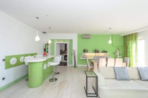Living room, Seating area, Dining area