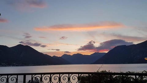 Maniva penthouse by the sea Apartment in Dobrota