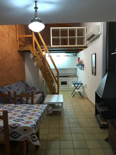 Living room, Decorative detail, Dining area, On site