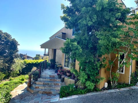 Rent Laguna Beach Sanctuary Villa in Laguna Beach