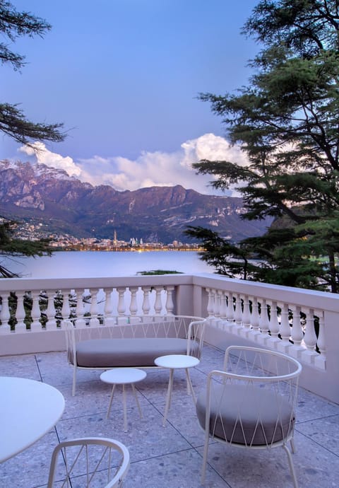 Patio, Natural landscape, View (from property/room), Balcony/Terrace, Lake view, Mountain view