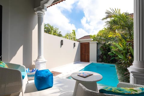 Garden, Balcony/Terrace, Balcony/Terrace, Living room, Swimming pool