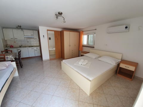 Apartmani Vrtlici Zdenka Apartment in Novalja