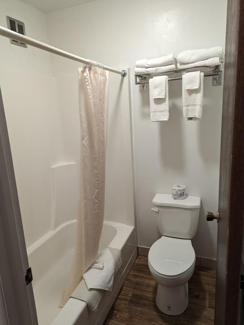 Henry's Fork Inn Motel in Saint Anthony