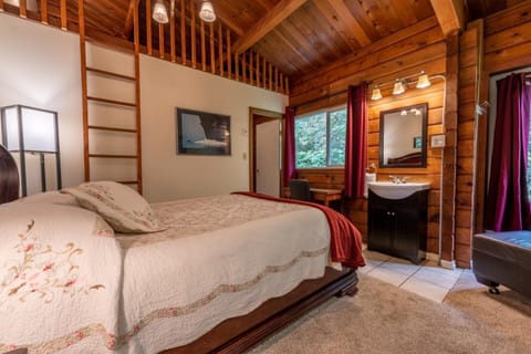 Alert Bay Lodge Bed and Breakfast in Vancouver Island