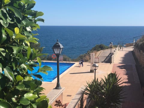 Nearby landmark, Beach, Swimming pool, Swimming pool