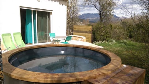 Natural landscape, Hot Tub, Mountain view