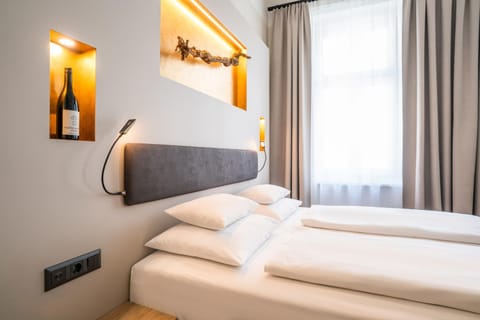 Bed, Photo of the whole room, Decorative detail