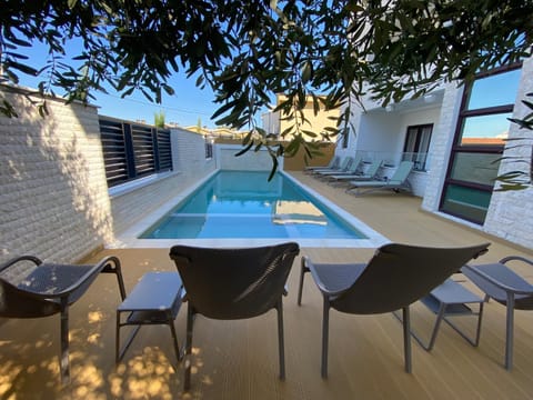 Property building, Swimming pool