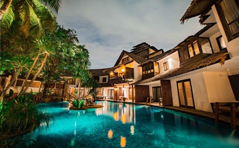 Swimming pool