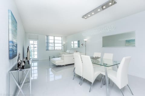 TV and multimedia, Living room, Dining area