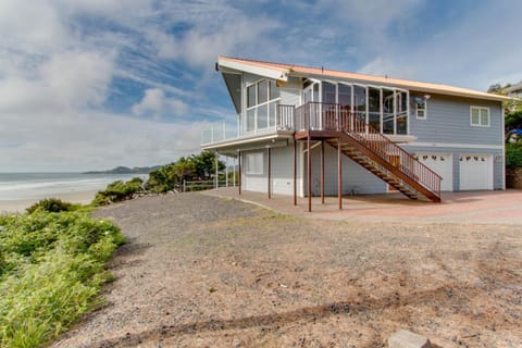 Wavewatcher House in Newport