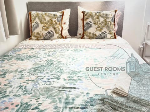 Bed, towels