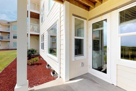 Family Beach Condo Apartment in Westport