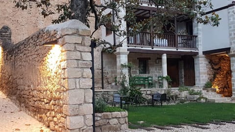 Property building, Facade/entrance, Garden