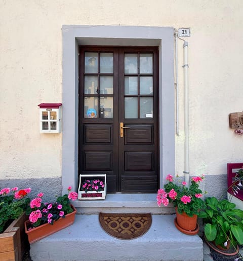 Property building, Facade/entrance