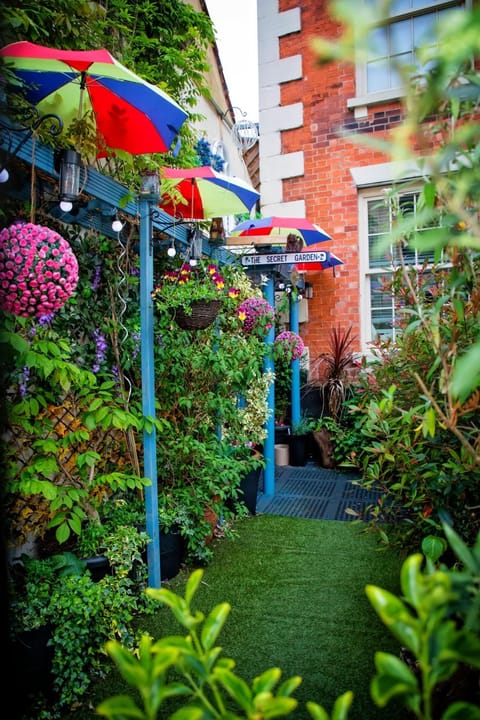 The Secret Garden Apartment in Newark-on-Trent