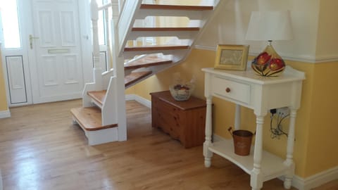 Cloonboo Lodge 9 Beds Sleeps 12 House in County Galway