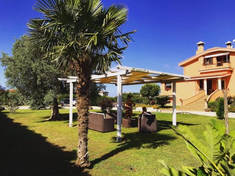 Facade/entrance, Garden, Balcony/Terrace, Floor plan, Pets, Garden view, Sea view