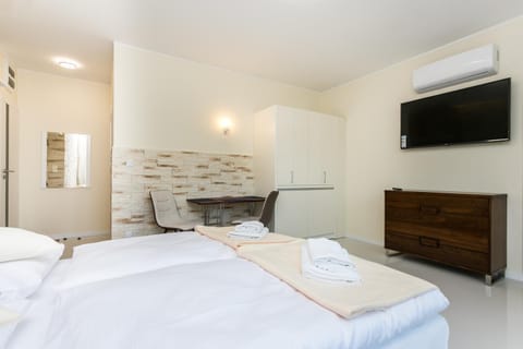 Other, Photo of the whole room