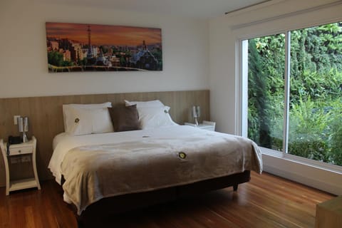 Photo of the whole room, Bedroom, Garden view