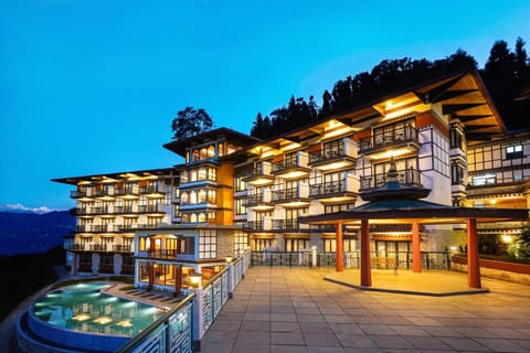 Property building, Restaurant/places to eat, Facade/entrance, Natural landscape, Activities, Activities, Bird's eye view, View (from property/room), Business facilities, Banquet/Function facilities, Diving, Diving, City view, Garden view, Landmark view, Mountain view, Pool view, Street view, Area and facilities, Area and facilities, Swimming pool, Swimming pool, Breakfast, Family, room service