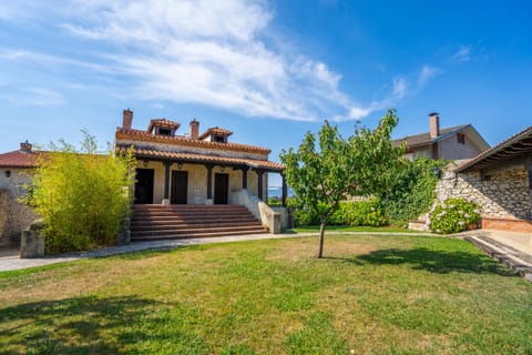 Property building, Garden, Balcony/Terrace, Garden view