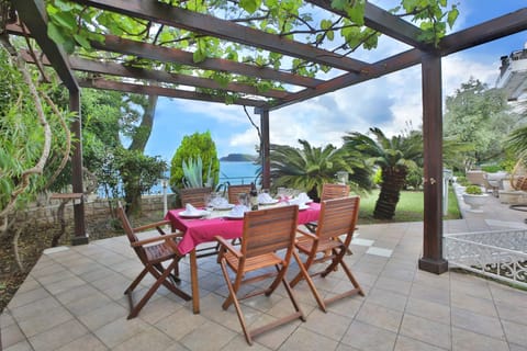 Patio, Dining area, Sea view