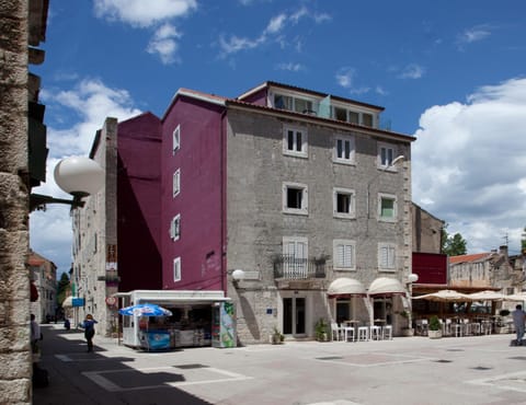 Facade/entrance, Facade/entrance, Bird's eye view, Area and facilities