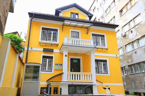 Property building, Facade/entrance, On site