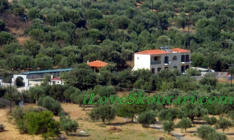 Property building, Day, Natural landscape, Summer, Children play ground, Garden, Balcony/Terrace, On site, Garden view, Mountain view, Sea view, young children, older children, Family, Quiet street view