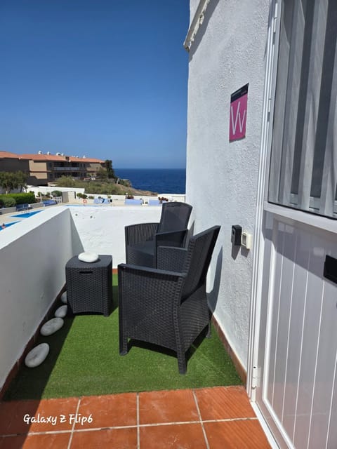 Day, View (from property/room), Balcony/Terrace, Pool view, Sea view